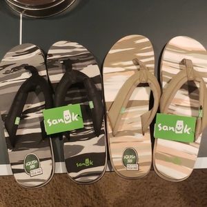 BNWT Sanuk Flip Flops